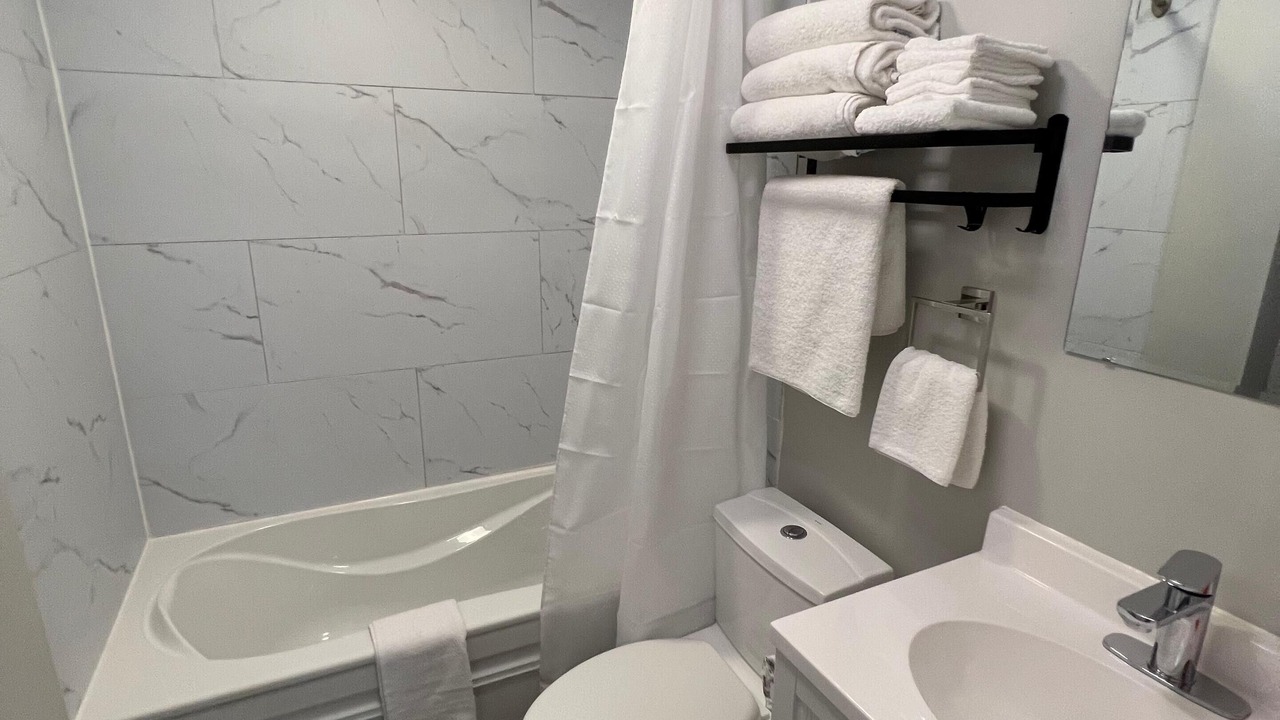 Photo of Bathroom in Rouyn-Noranda