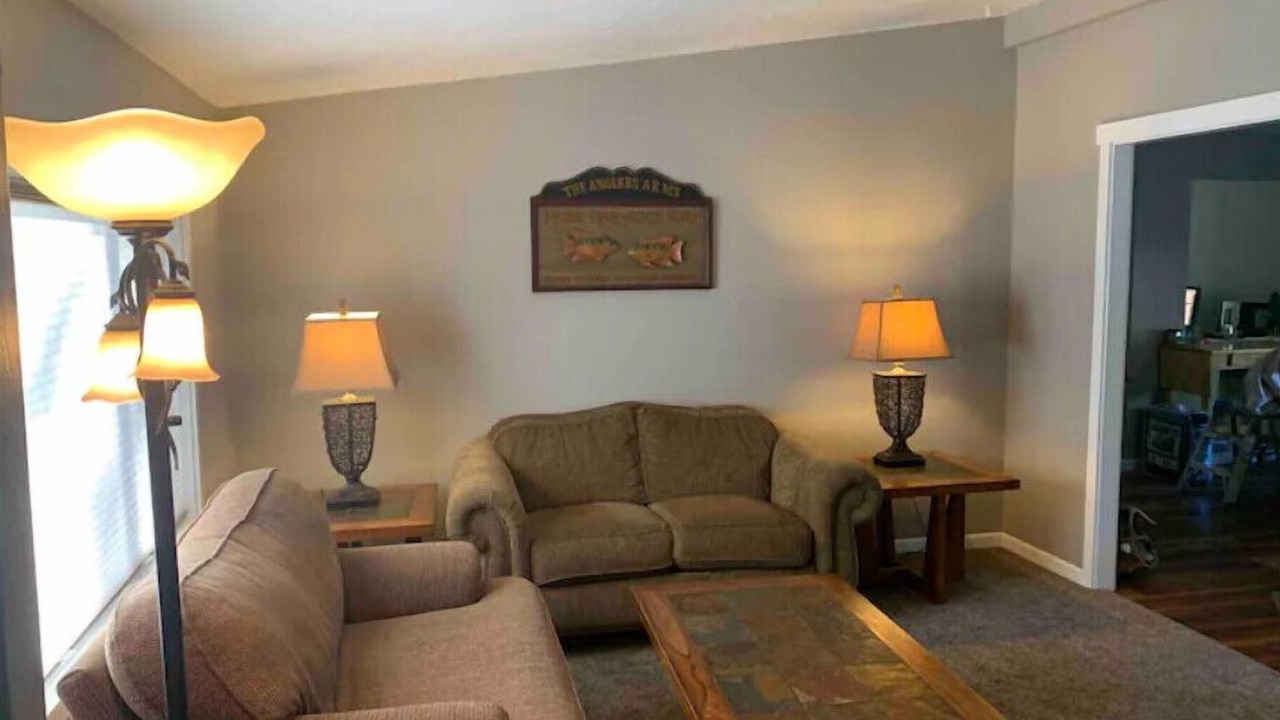 Photo of Livingroom in Deschutes River Woods