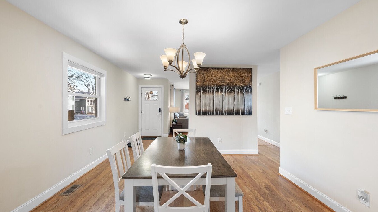 Photo of Livingroom in Downtown