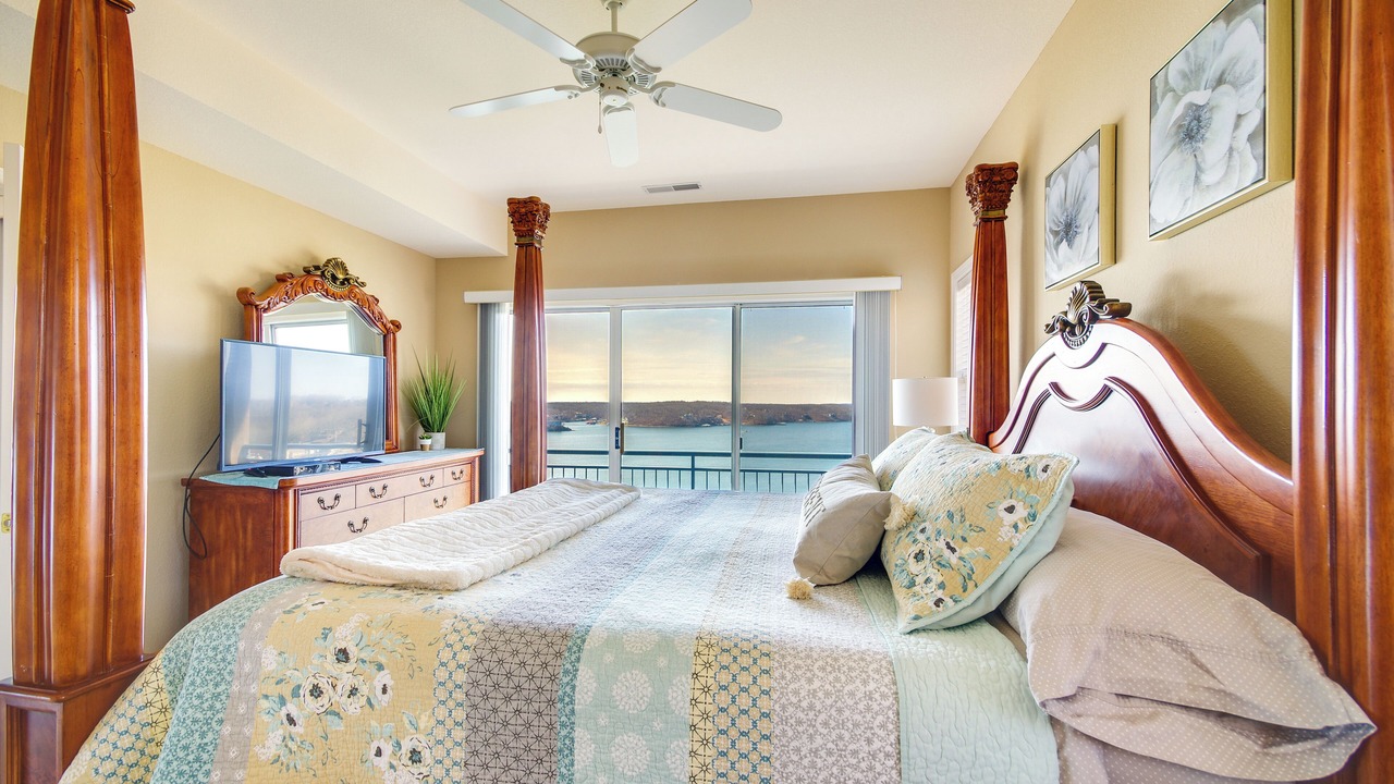 Photo of Bedroom in Lake Ozark