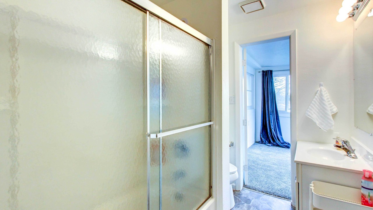 Photo of Bathroom in Western