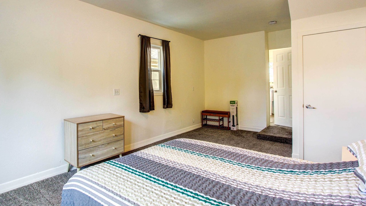 Photo of Bedroom in Western