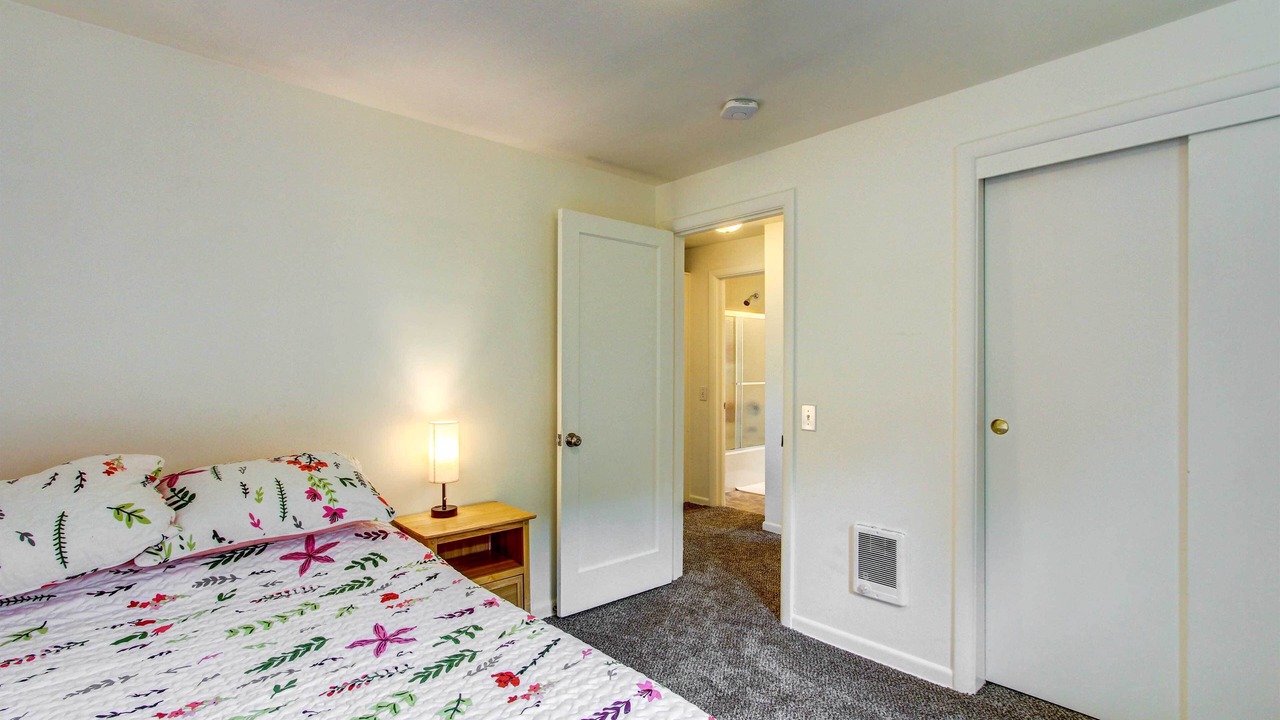 Photo of Bedroom in Western