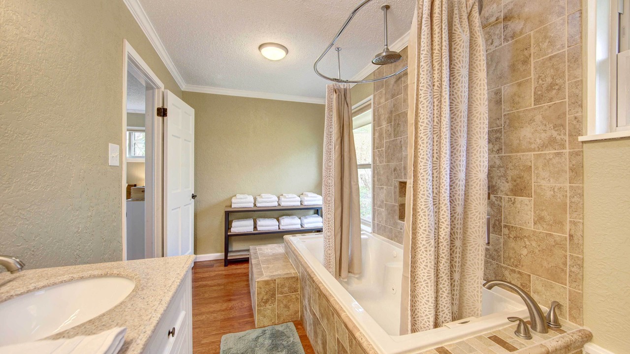 Photo of Bathroom in Mineola