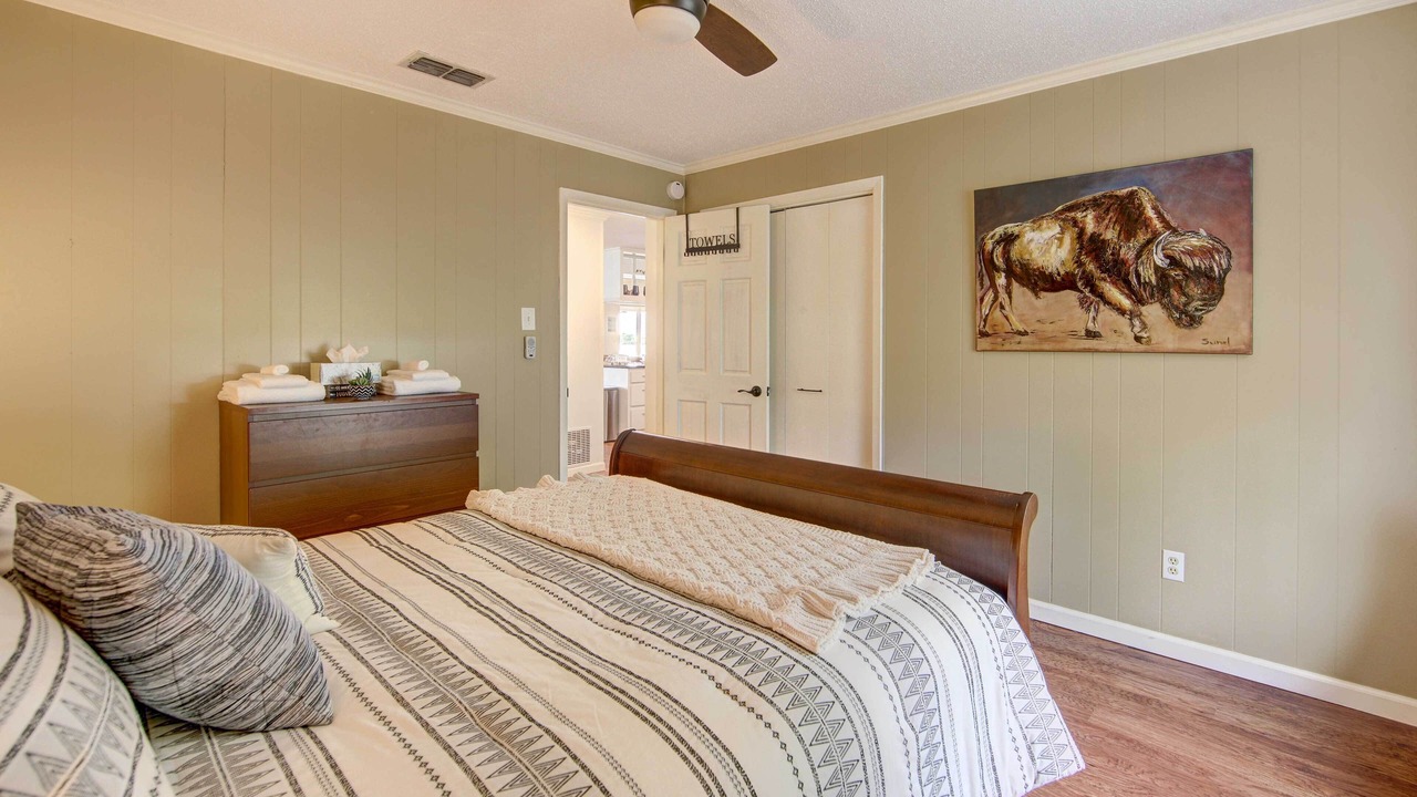 Photo of Bedroom in Mineola