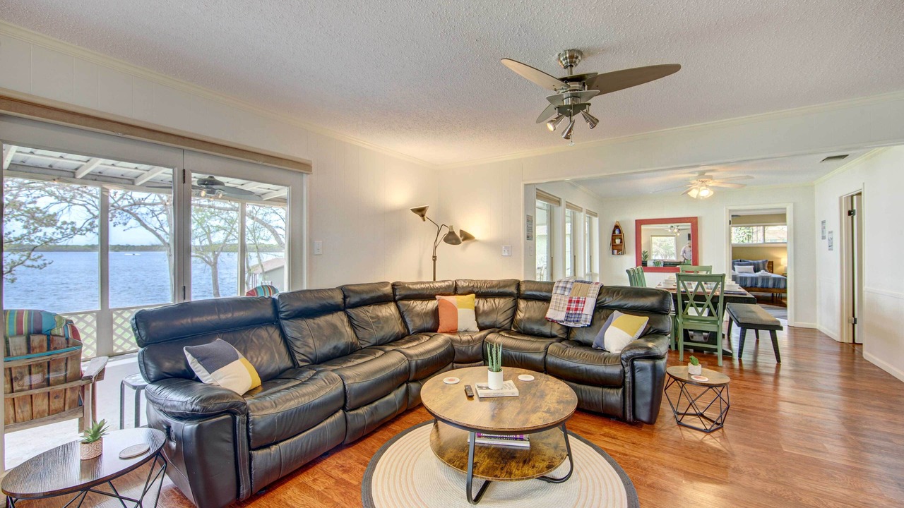 Photo of Livingroom in Mineola