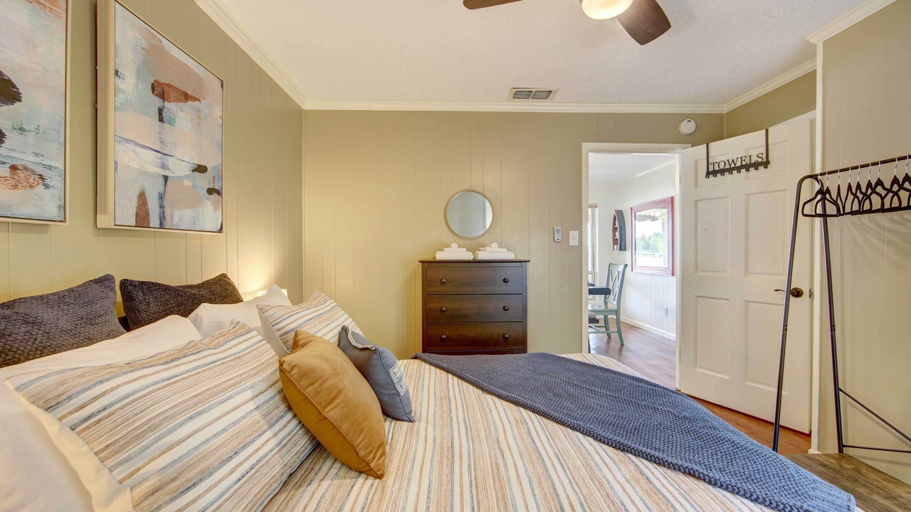 Photo of Bedroom in Mineola
