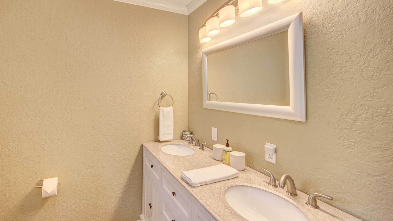 Photo of Bathroom in Mineola