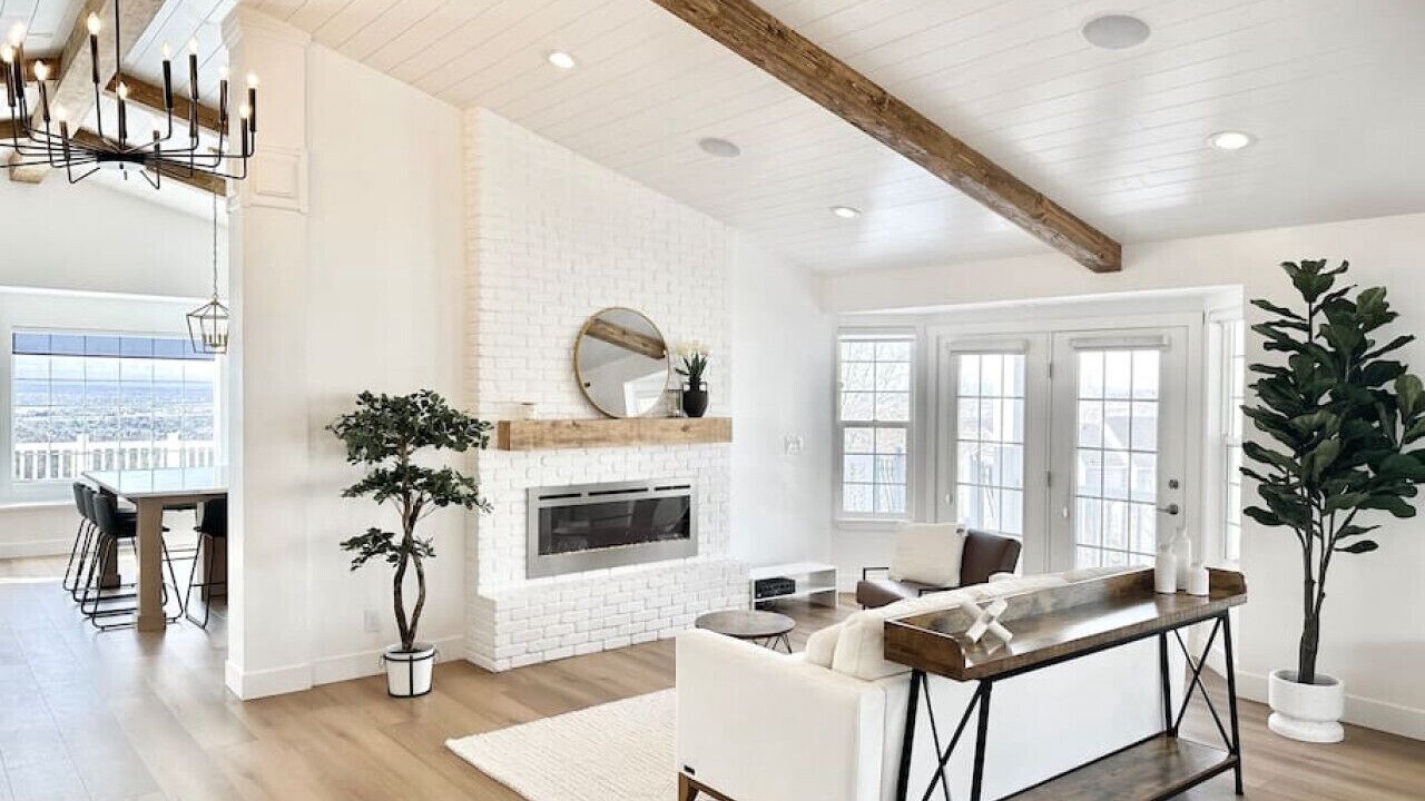 Photo of Livingroom in Draper