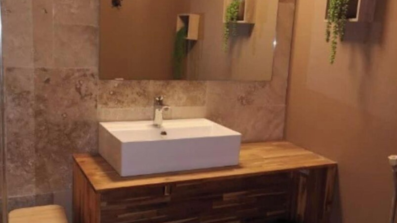 Photo of Bathroom in Perouges
