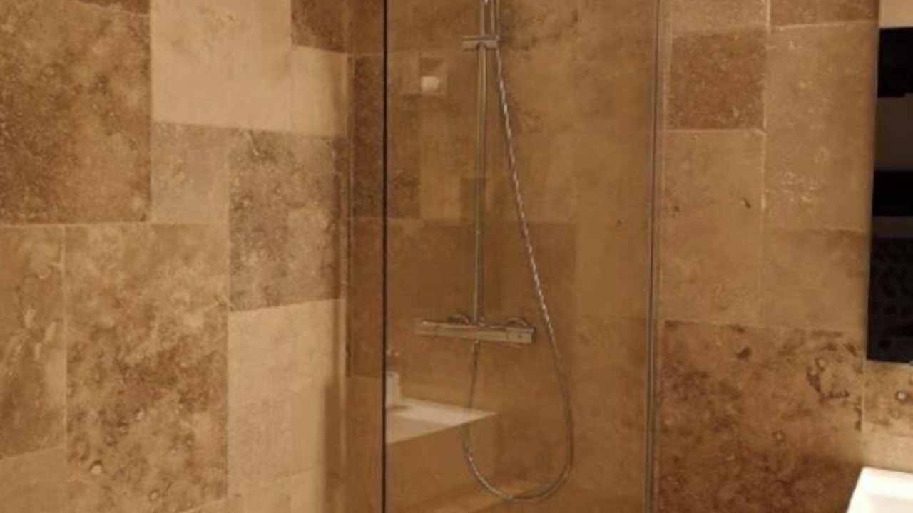 Photo of Bathroom in Perouges