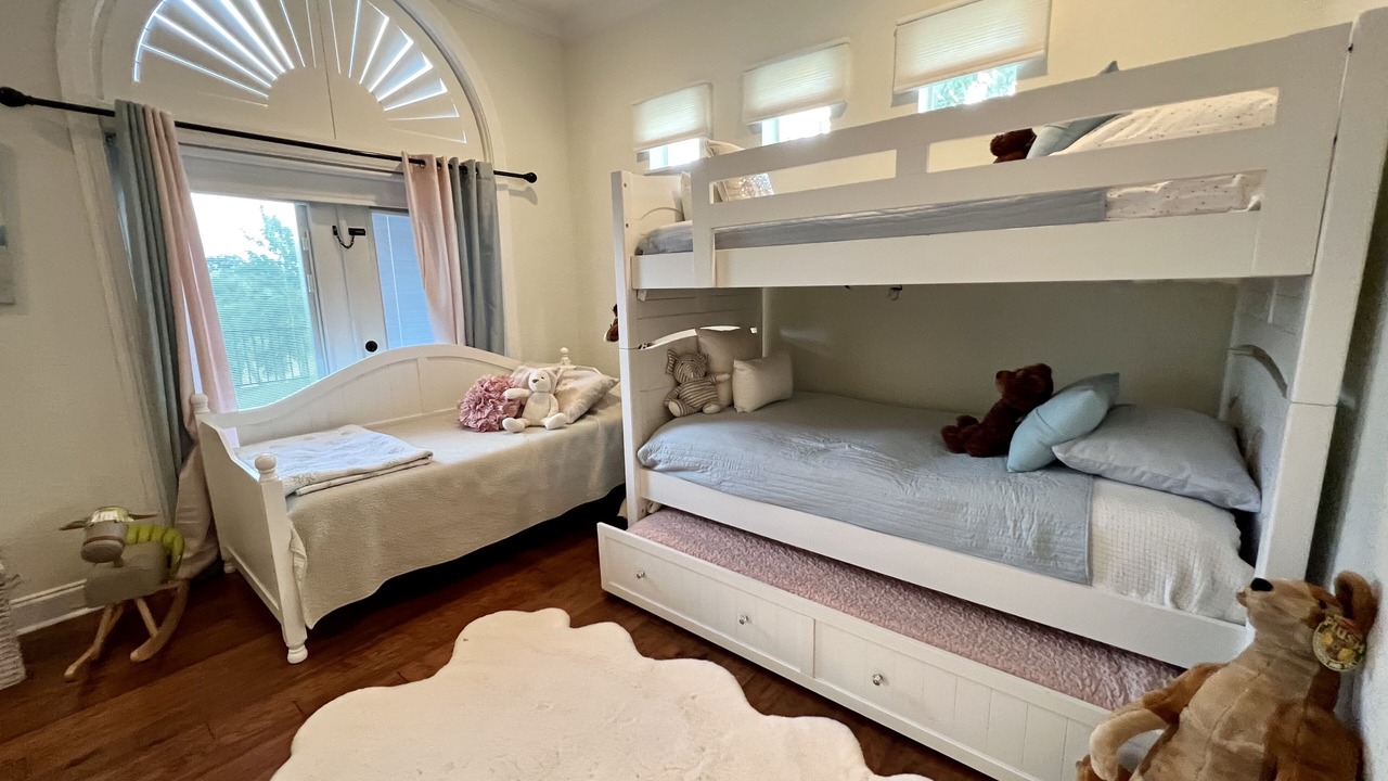 Photo of Bedroom in Tropic