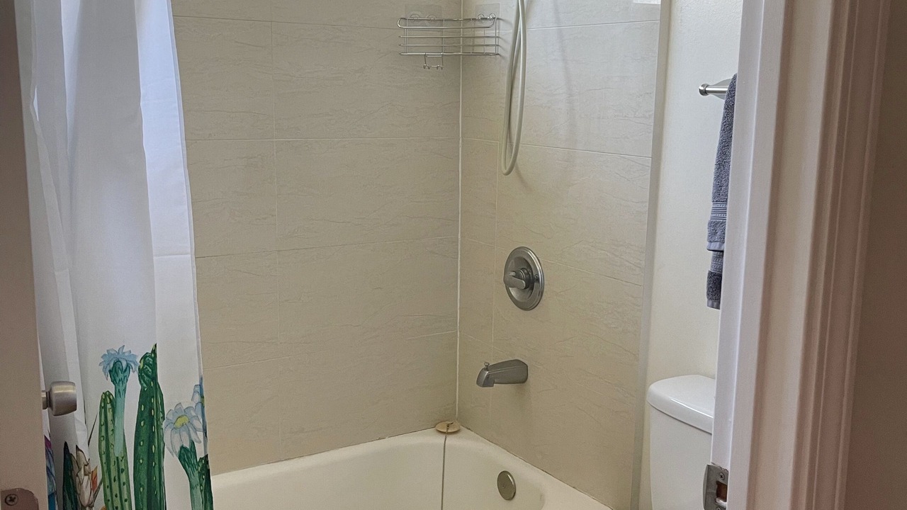 Photo of Bathroom in Nanakuli