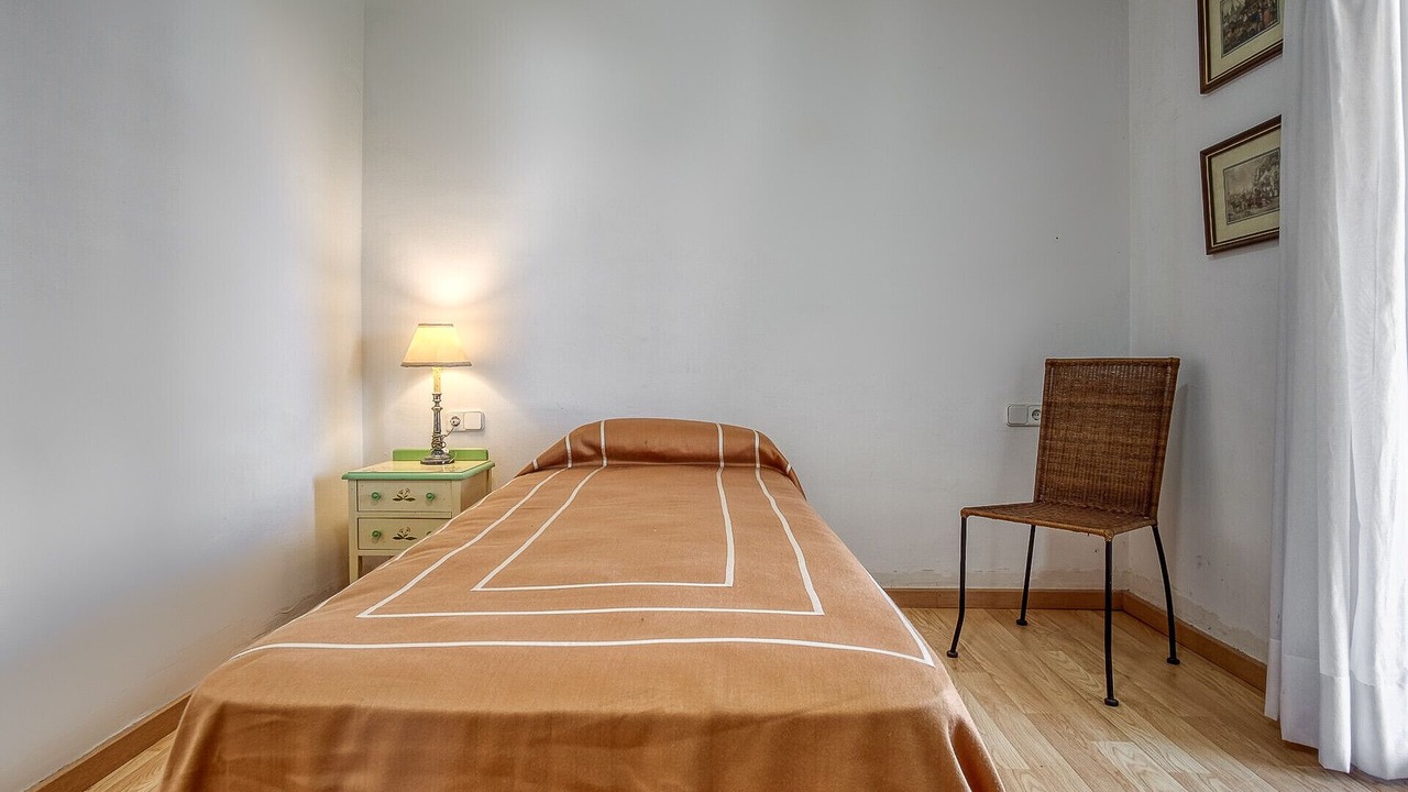 Photo of Bedroom in Roses Town Center