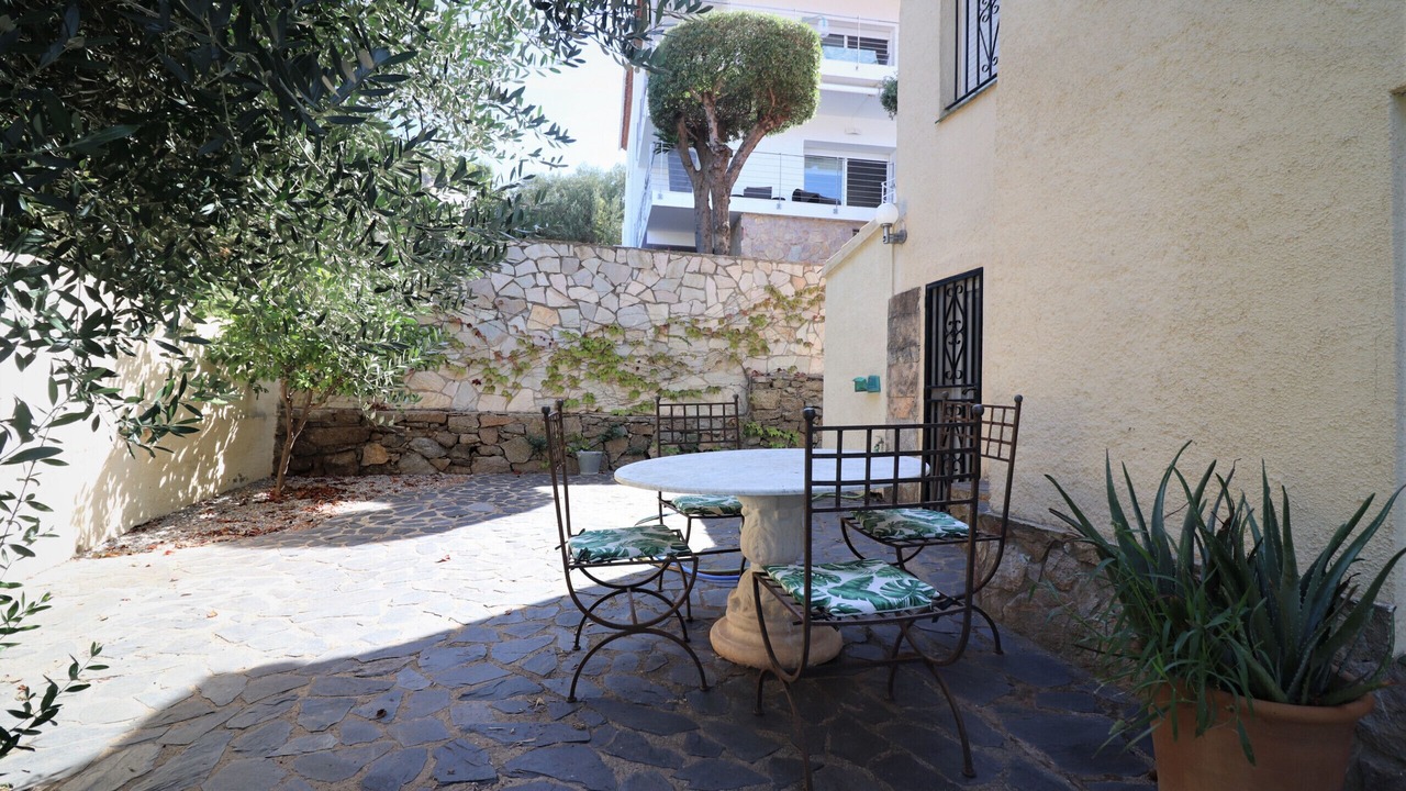 Photo of Outdoor in Roses Town Center