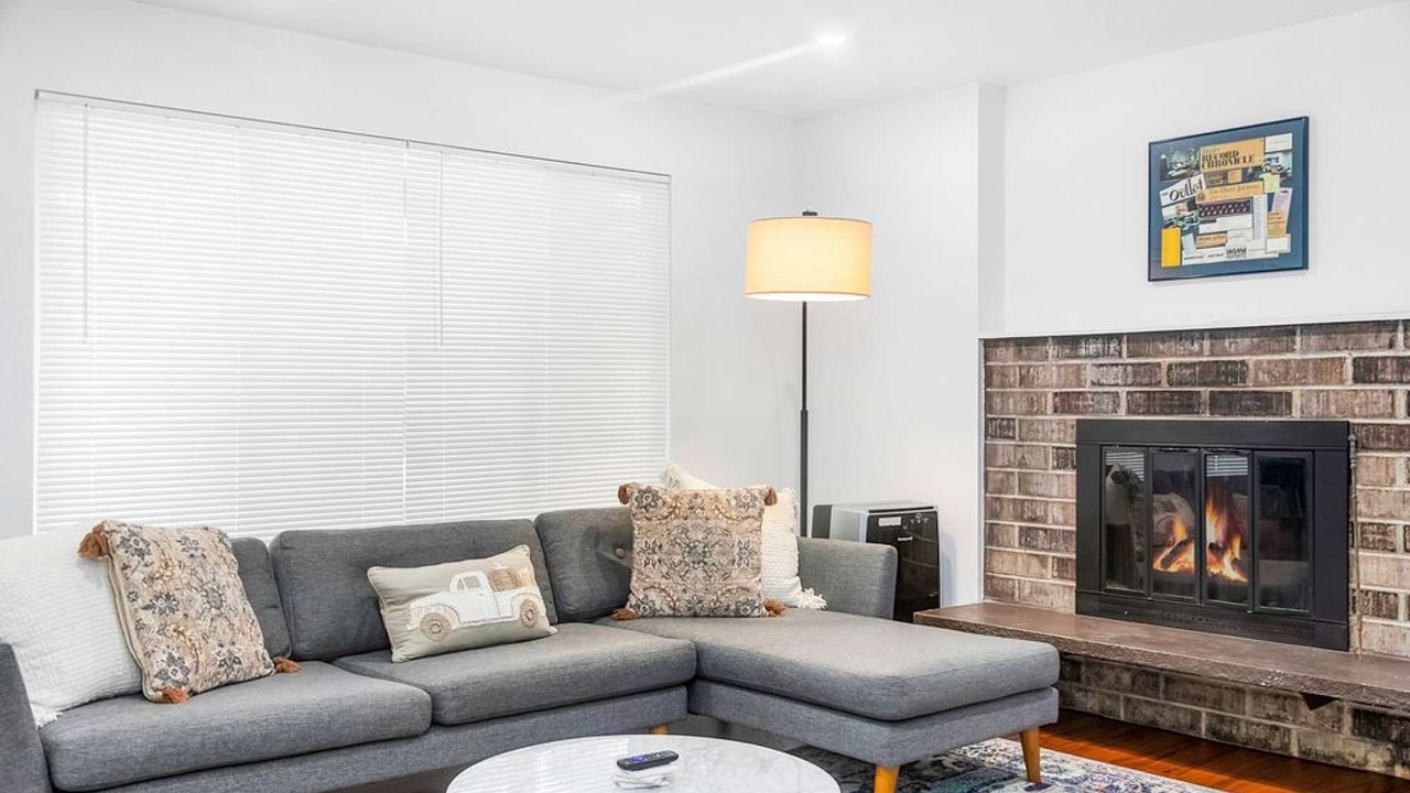 Photo of Livingroom in North Beacon Hill