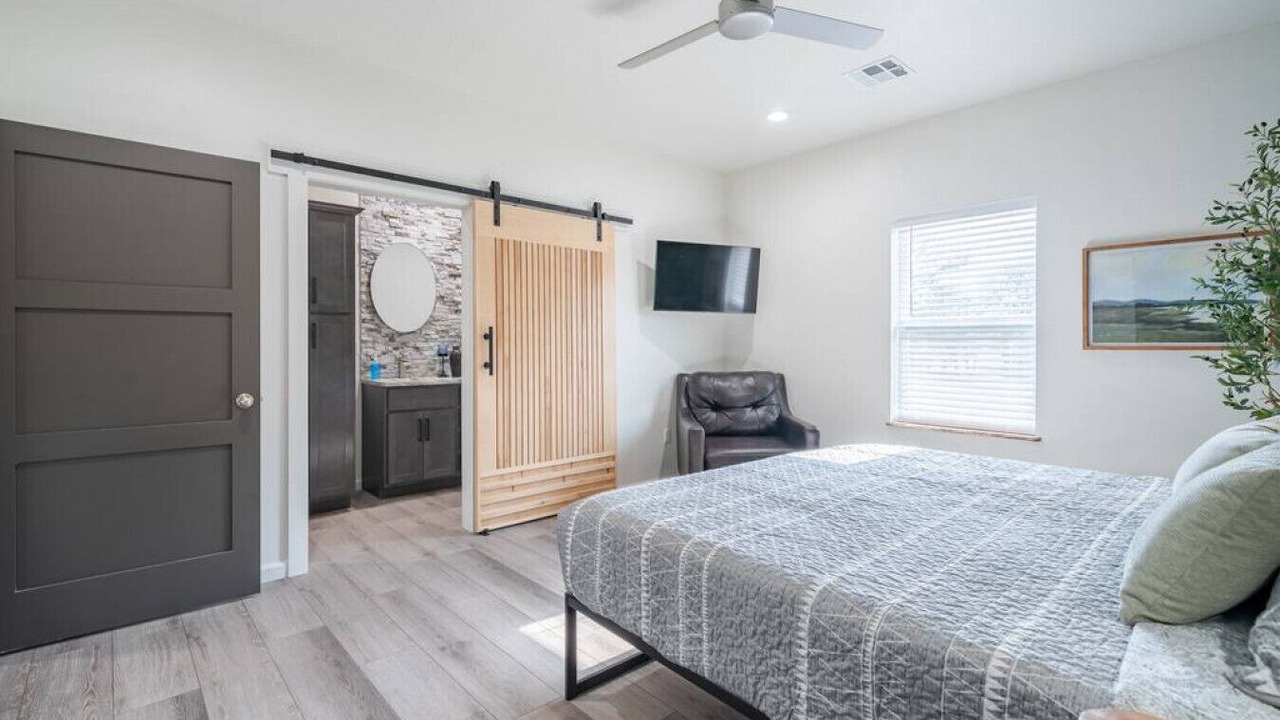 Photo of Bedroom in Garvin County