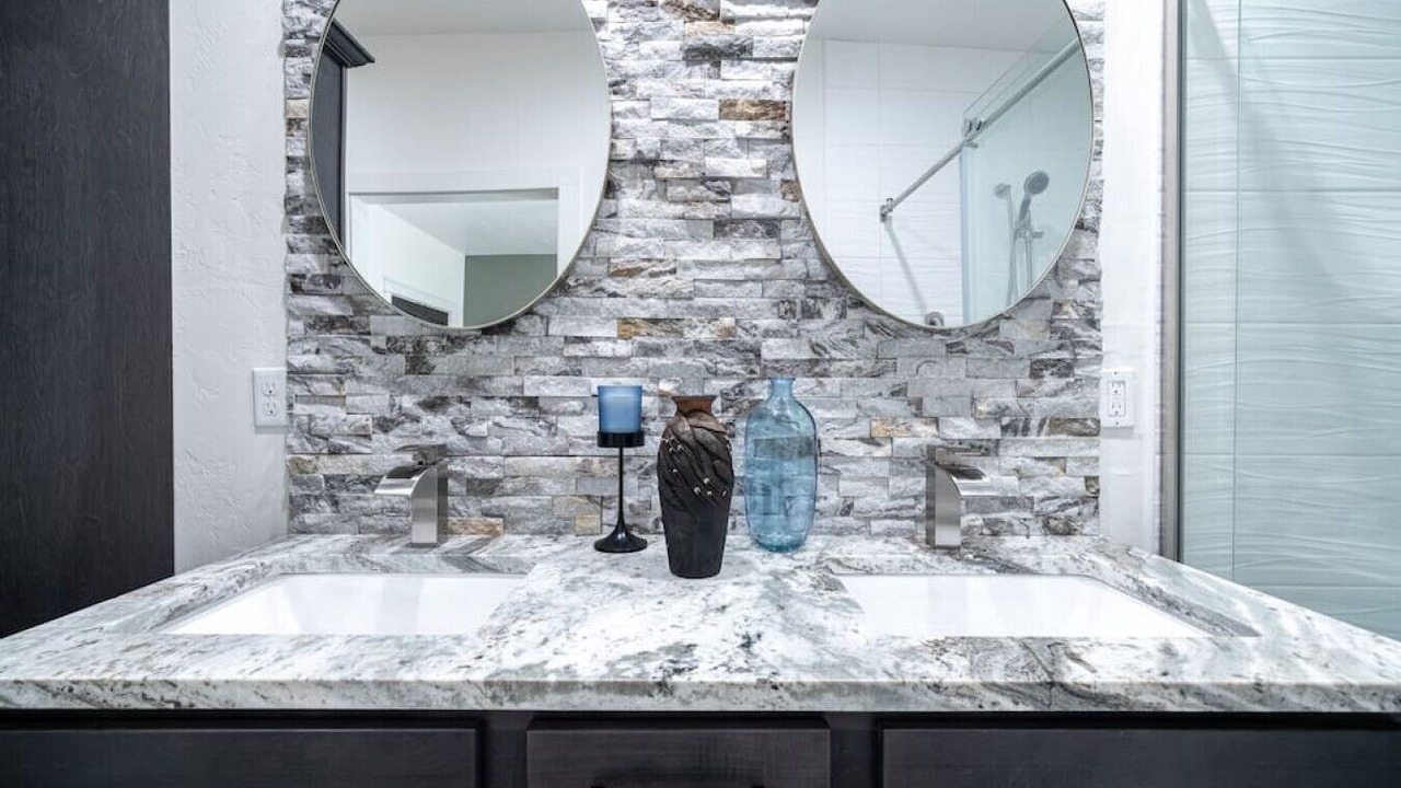 Photo of Bathroom in Garvin County