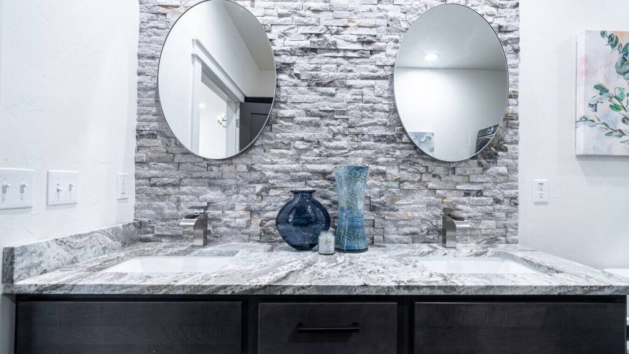 Photo of Bathroom in Garvin County
