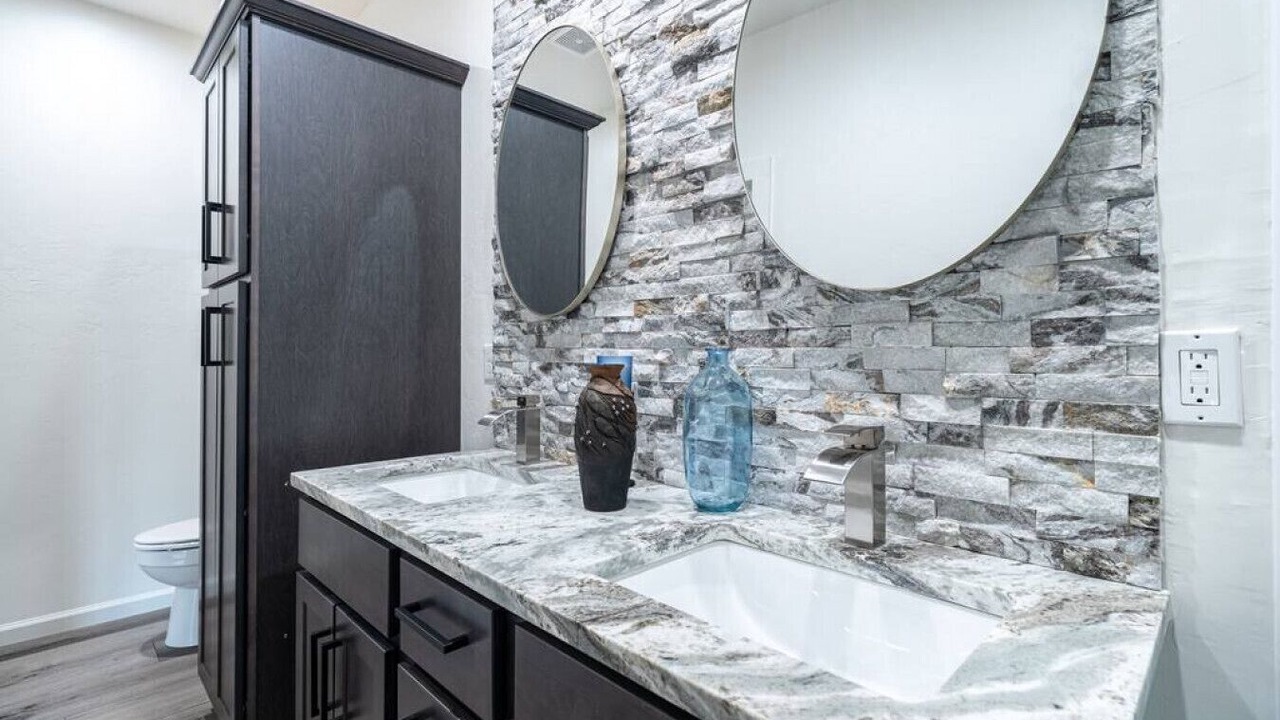 Photo of Bathroom in Garvin County