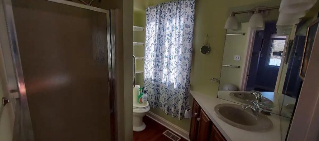 Photo of Bathroom in Newport