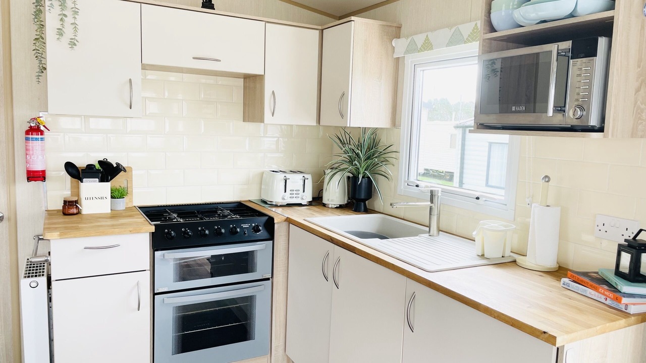 Photo of Others in Cayton Bay