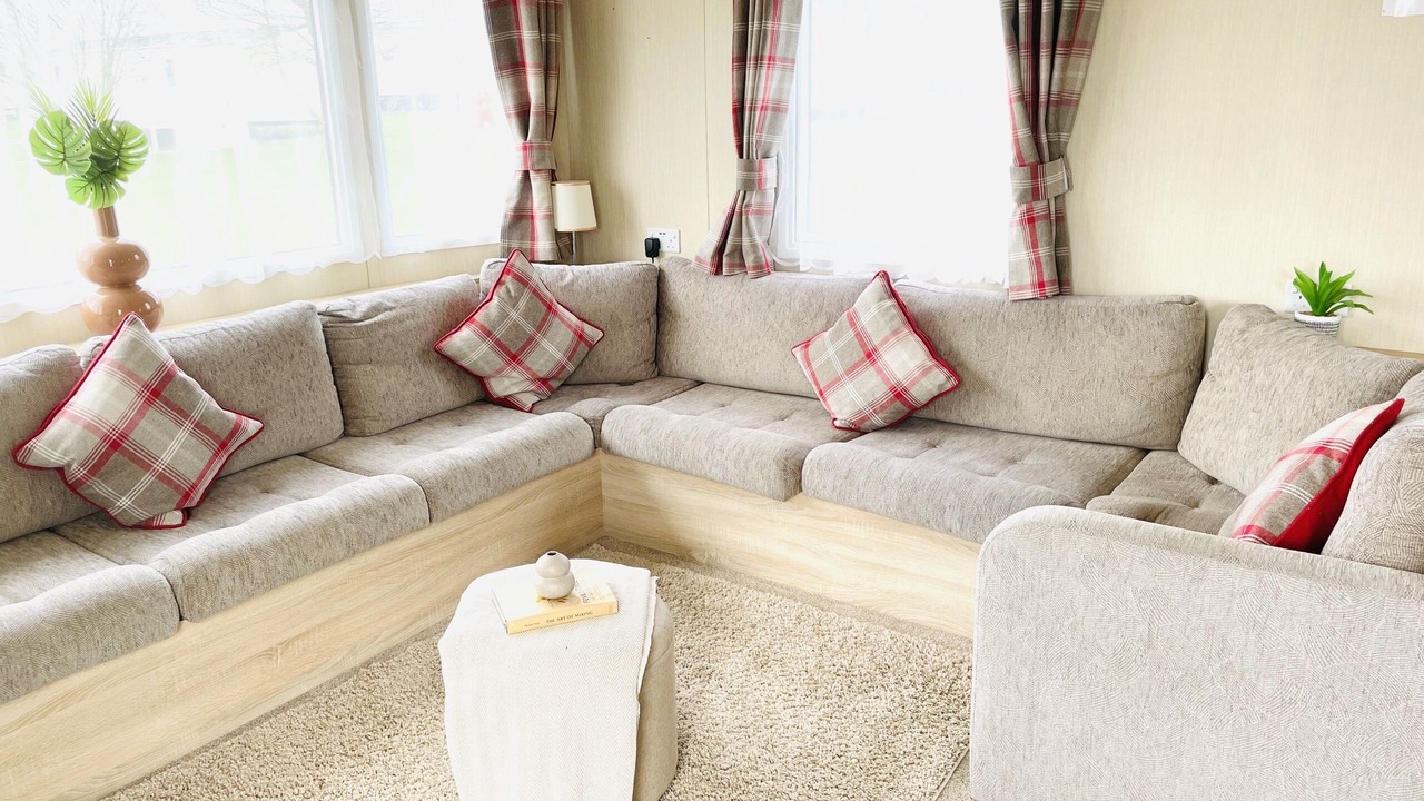 Photo of Livingroom in Cayton Bay