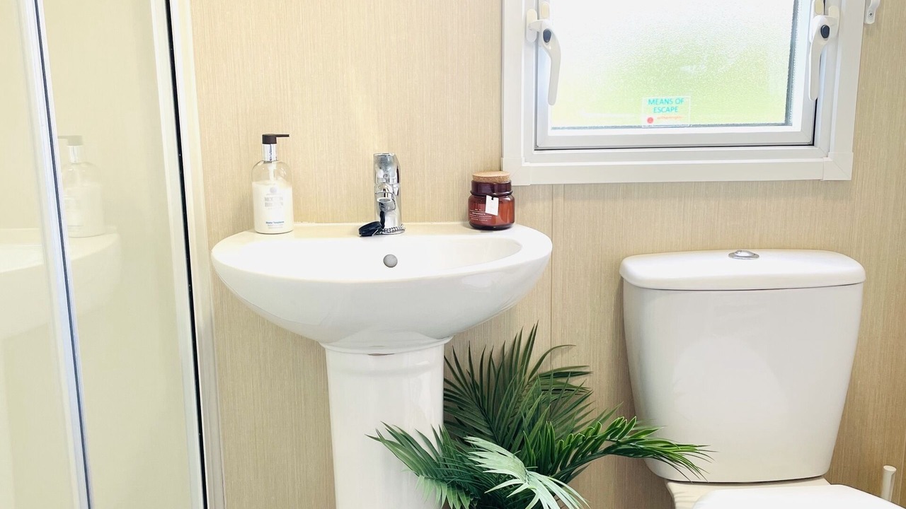 Photo of Bathroom in Cayton Bay