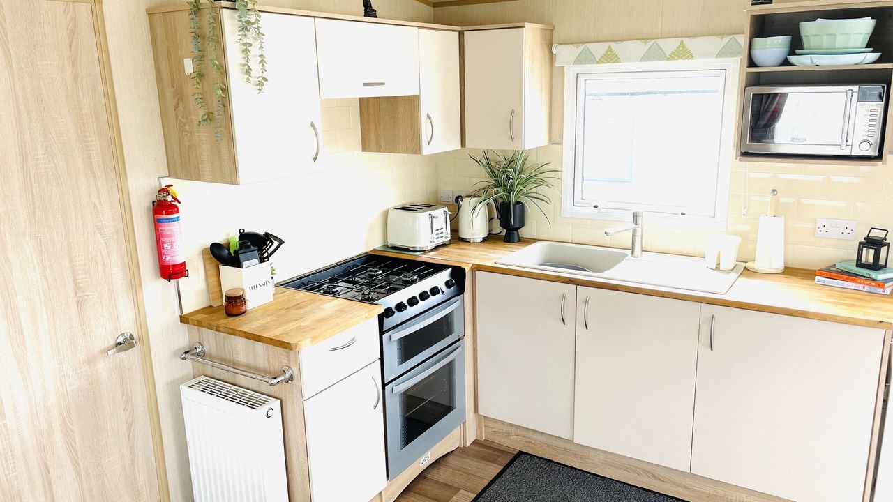 Photo of Others in Cayton Bay