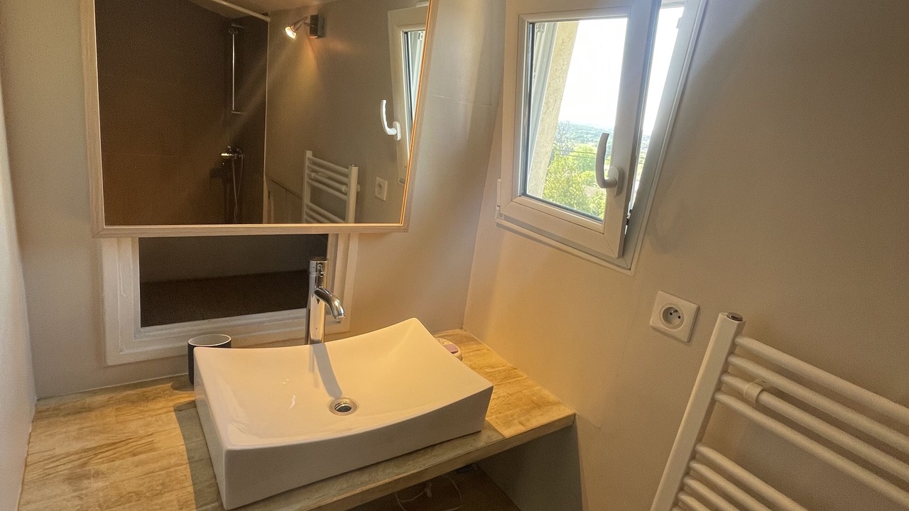 Photo of Bathroom in Lambesc
