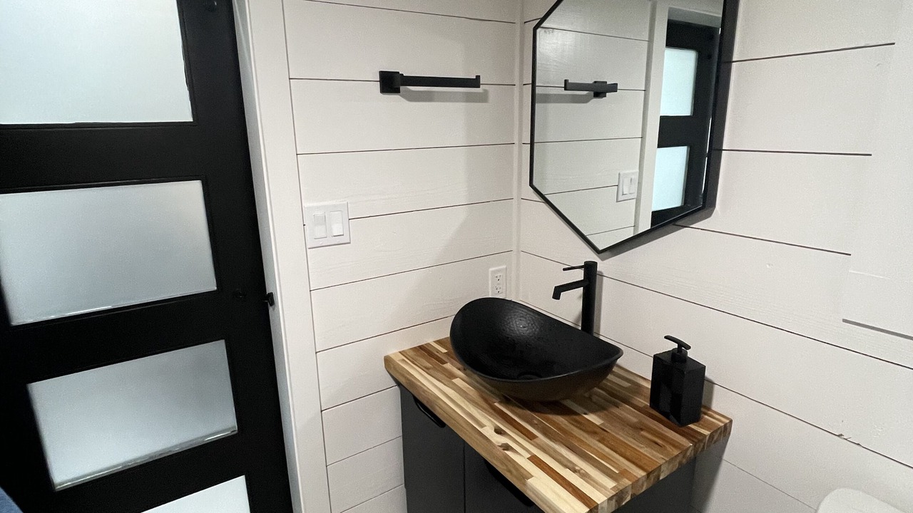Photo of Bathroom in Blanco