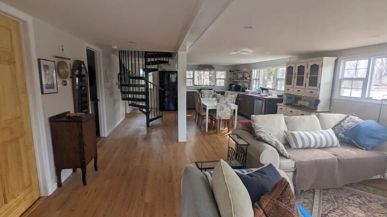 Photo of Livingroom in South Hadley