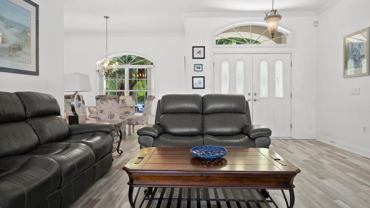Photo of Livingroom in Weeki Wachee Gardens