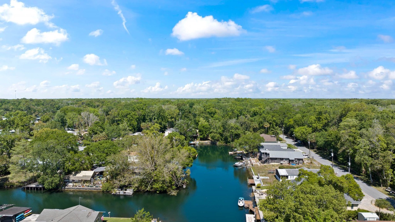 Photo of Outdoor in Weeki Wachee Gardens