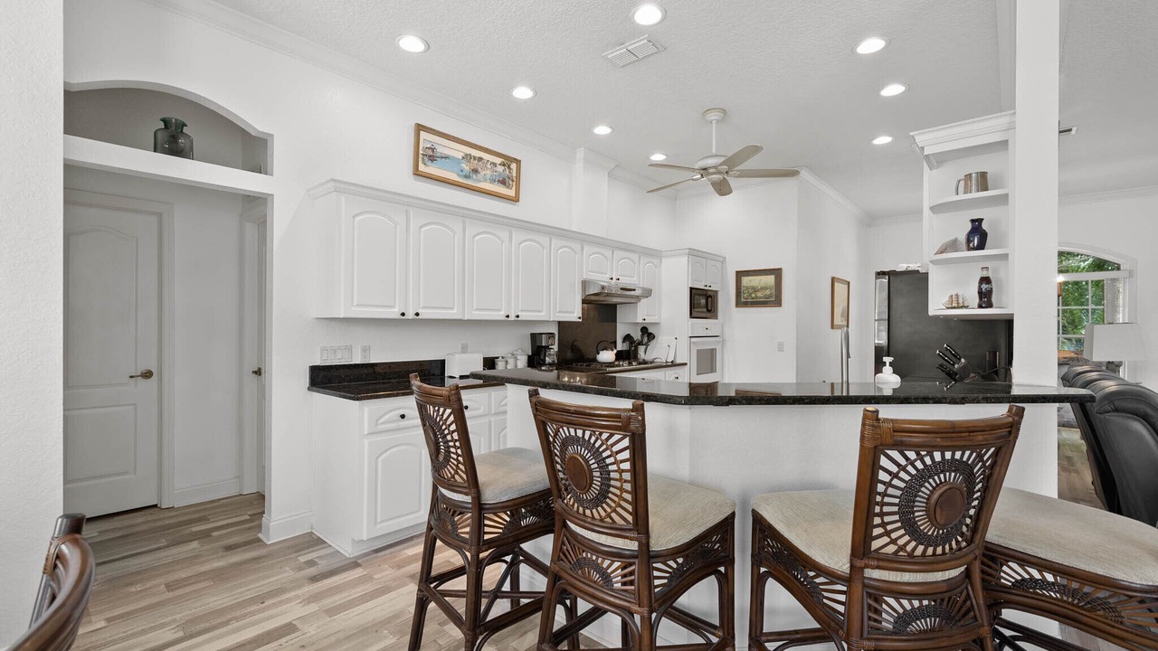 Photo of Kitchen in Weeki Wachee Gardens