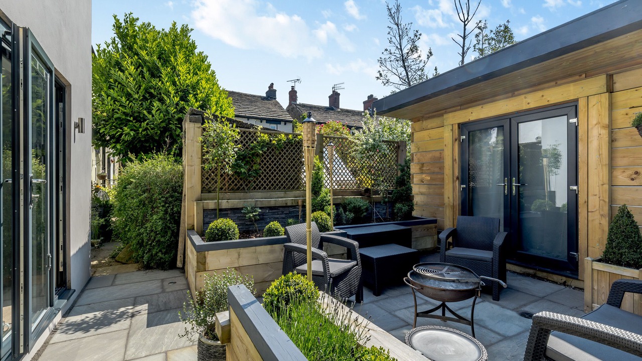 Photo of Outdoor in Padfield