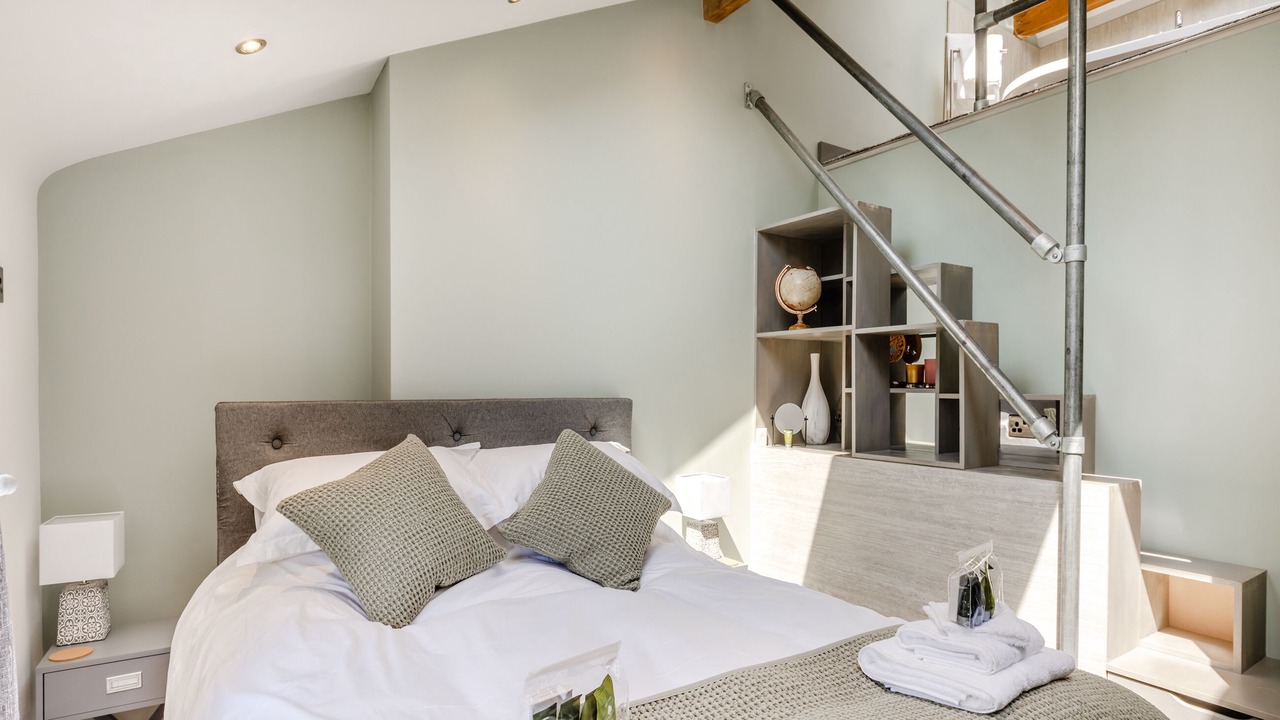 Photo of Others in Padfield