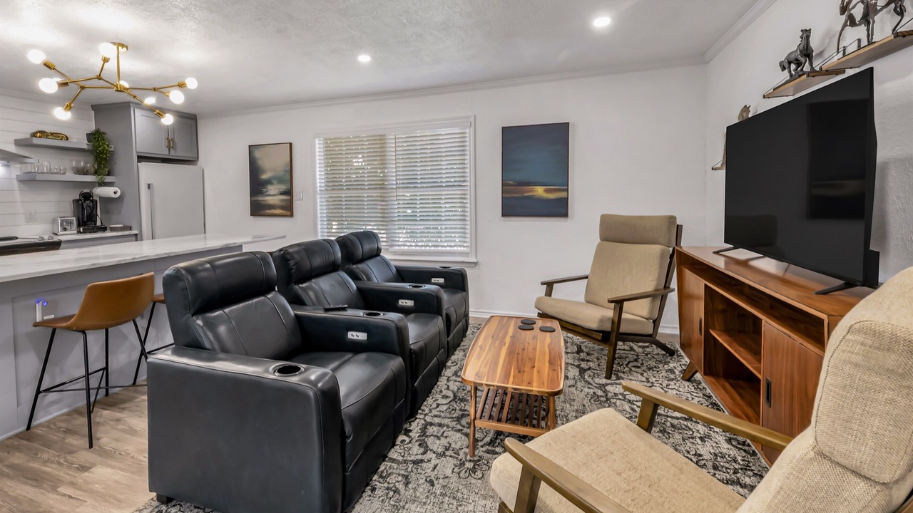 Photo of Livingroom in College Station
