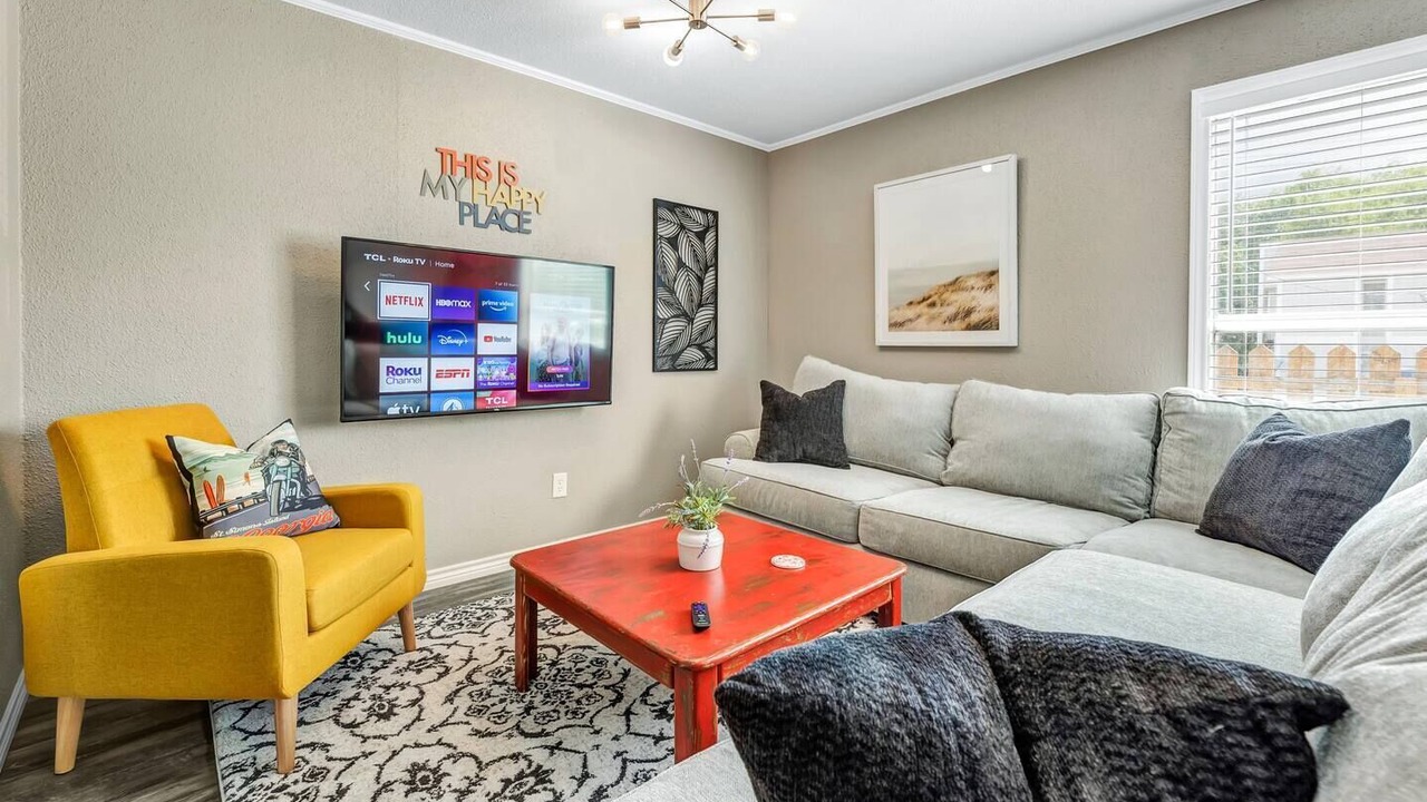 Photo of Livingroom in College Station
