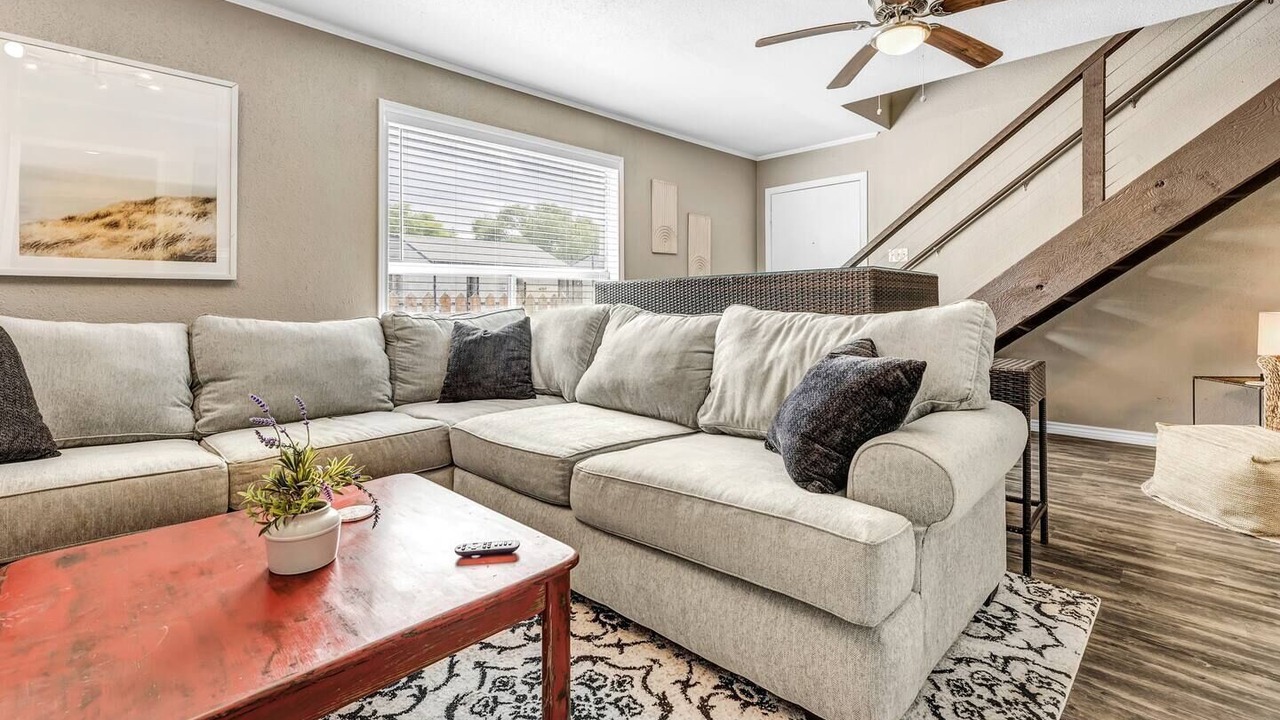 Photo of Livingroom in College Station