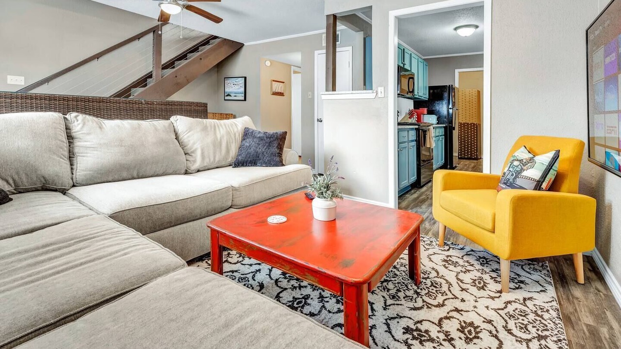 Photo of Livingroom in College Station