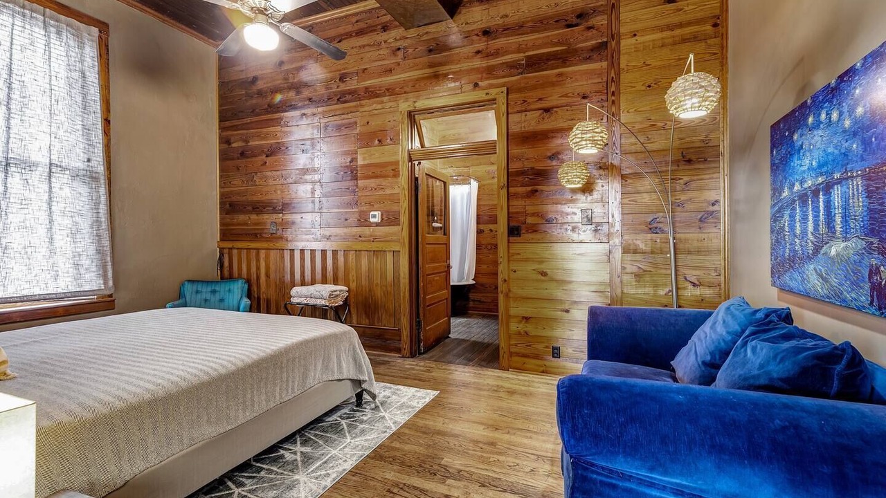 Photo of Bedroom in Downtown