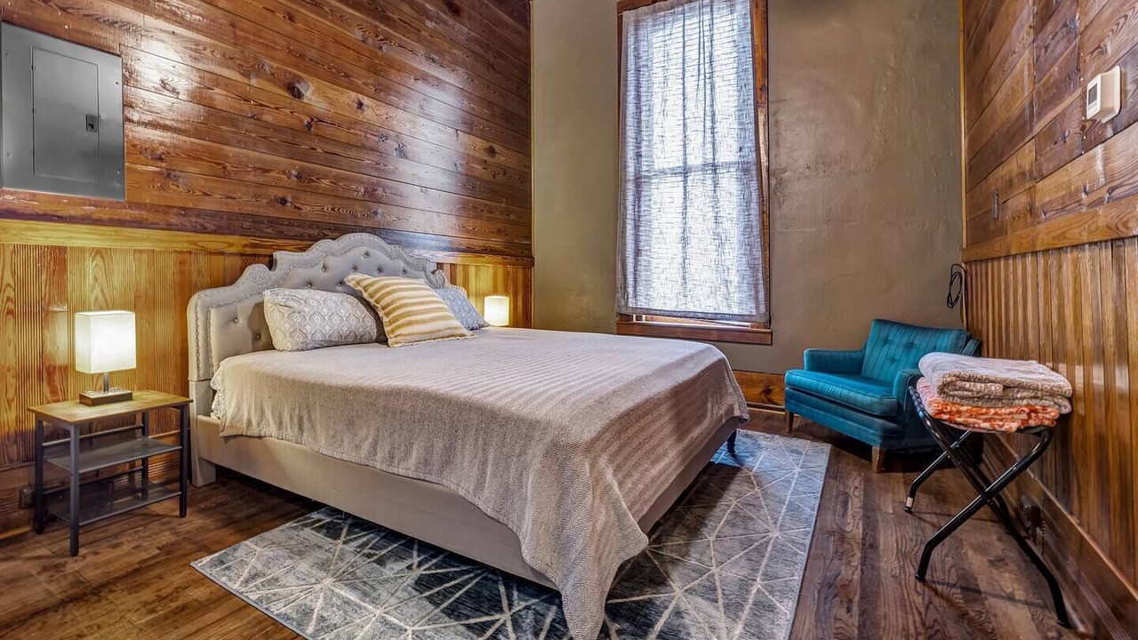 Photo of Bedroom in Downtown