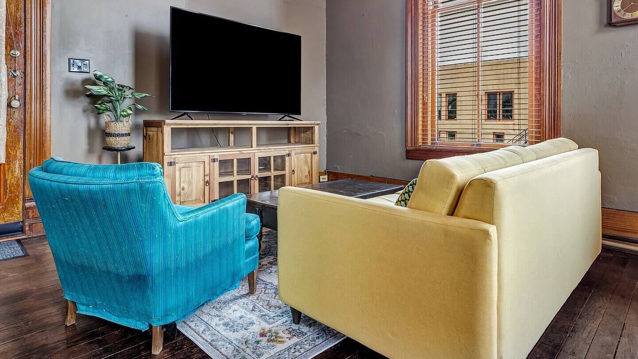 Photo of Livingroom in Downtown