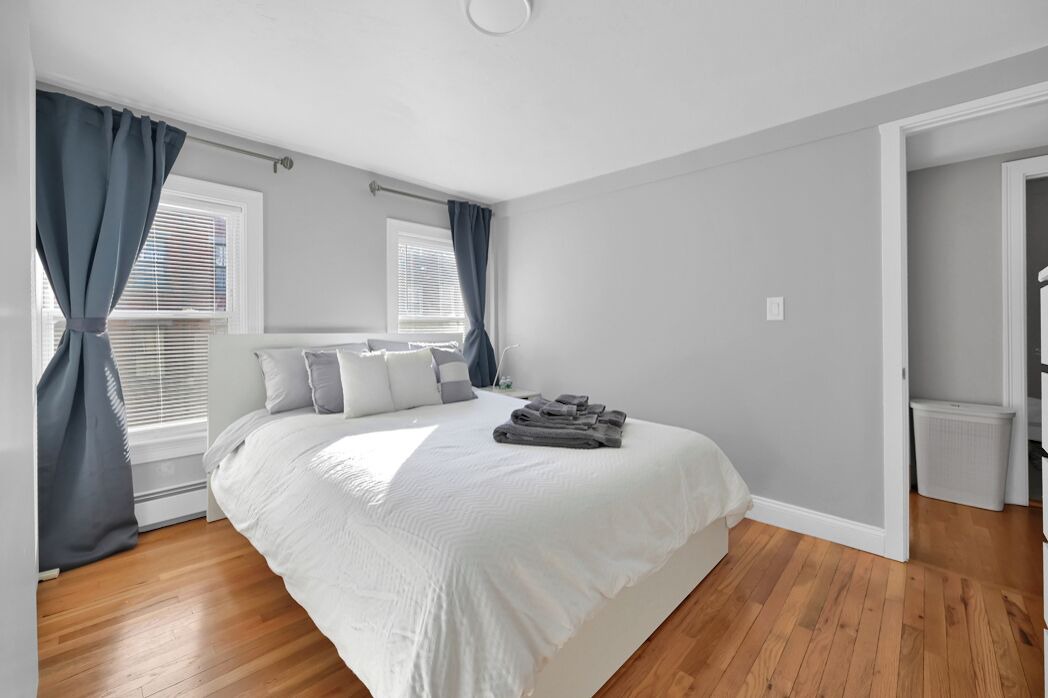 Photo of Bedroom in Central-Maverick Square - Paris Street