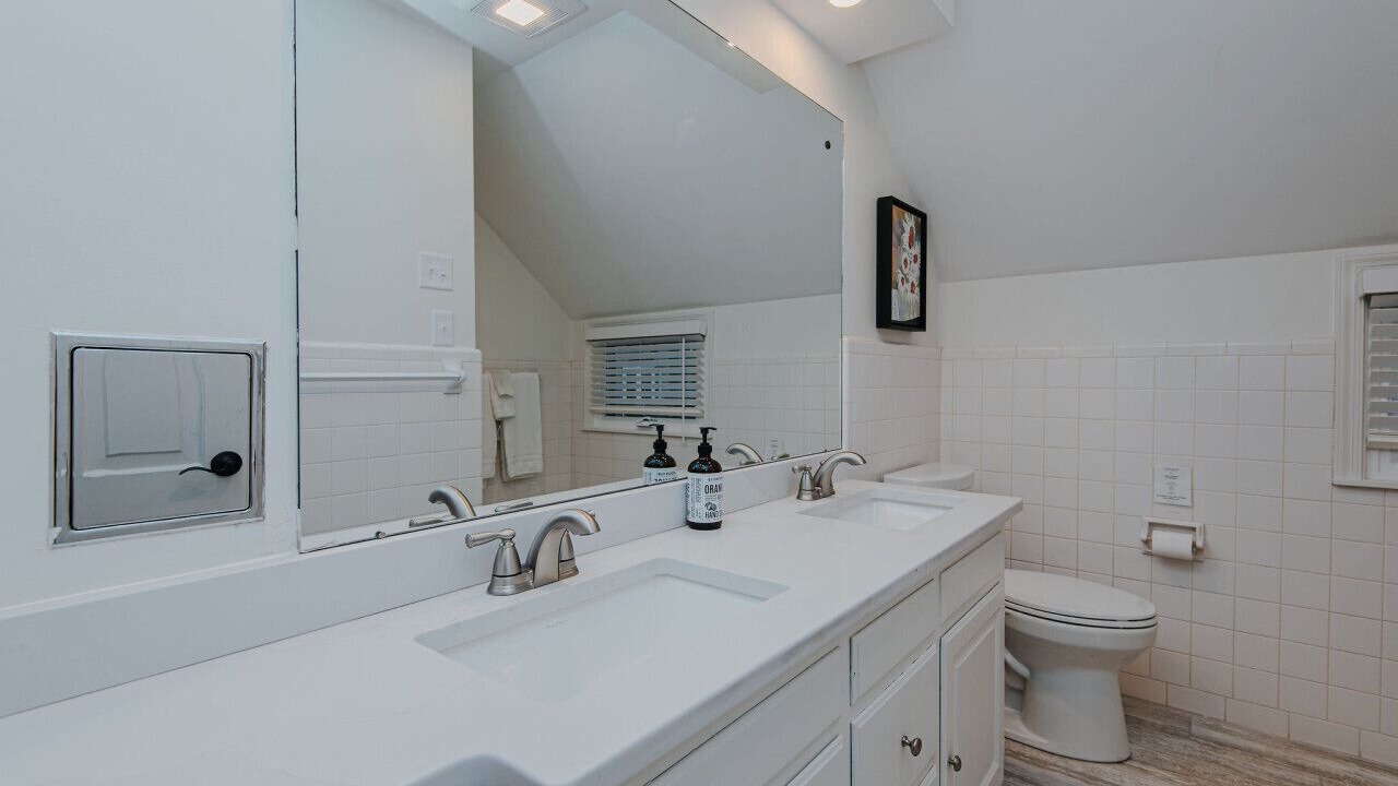 Photo of Bathroom in Old Irving Park