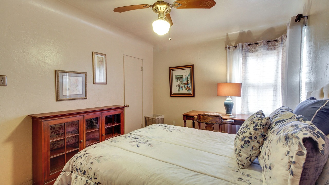 Photo of Bedroom in Nob Hill