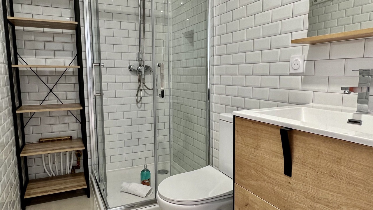 Photo of Bathroom in Cran-Gevrier