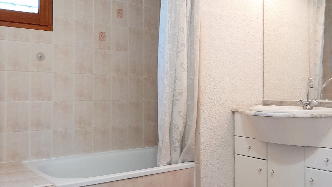 Photo of Bathroom in Quillan