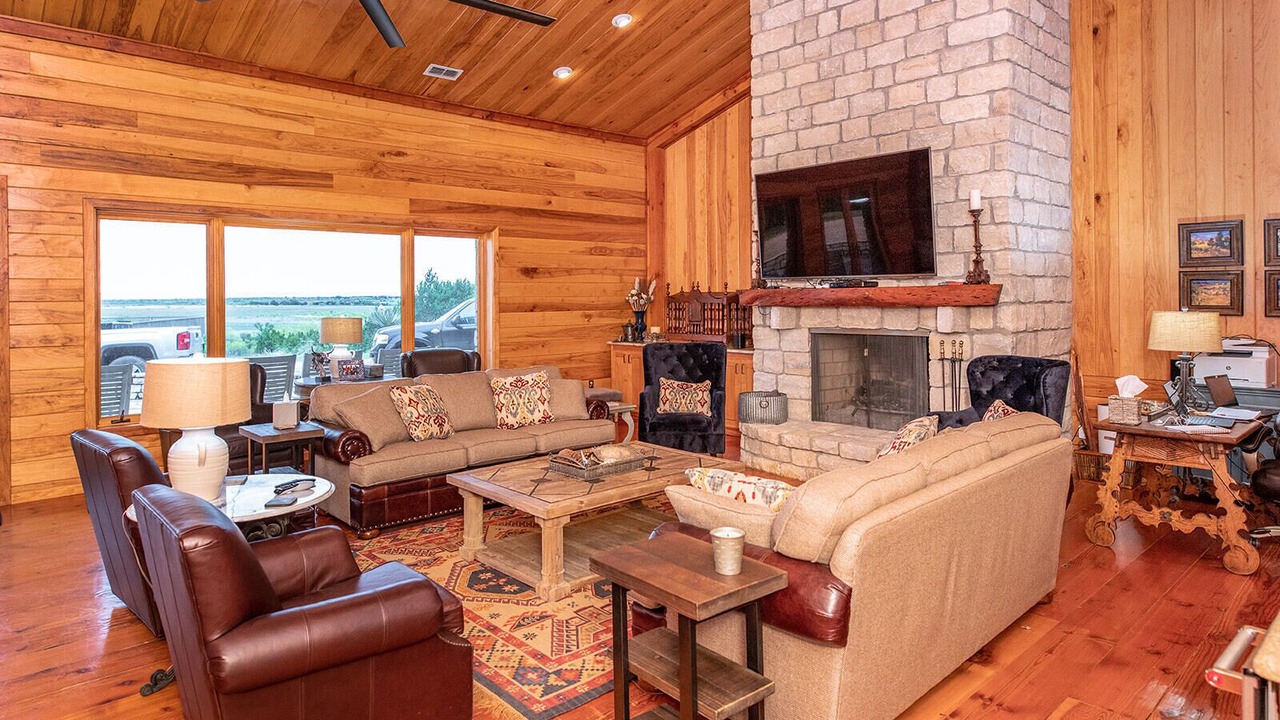 Photo of Livingroom in Brady